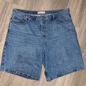 Abercrombie & Fitch loose mid rise 10” short
